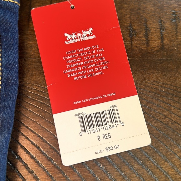 Levi’s. Pull on jeggings. Stretch. Brand new! Size 8 regular. - Picture 2 of 3